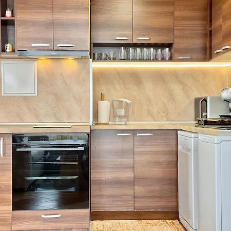 Seasky Smarthome-penthouse With Private Parking Апартамент
